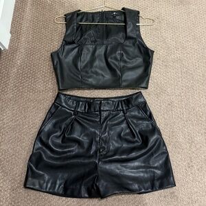 Matching leather set